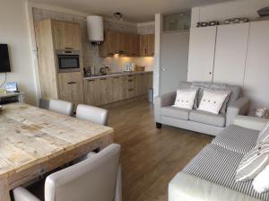 SANS SOUCI’ Bed by the Sea