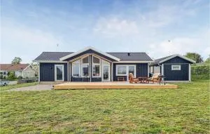 Stunning Home In Degerhamn With Kitchen - Årsvik