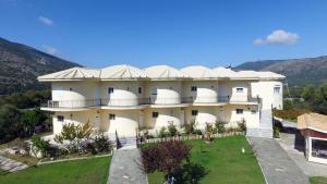 ILEKTRA Apartments Blue & Red