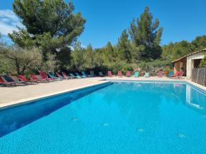 Villages vacances Les Garrigues de la Vallee des Baux : photos des chambres