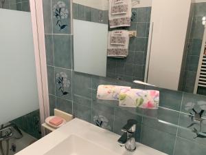 lappart de la mer Sanary, confort absolu, tout à pied, port, plage, clim et garage privé