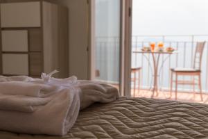 Double or Twin Room with Sea View