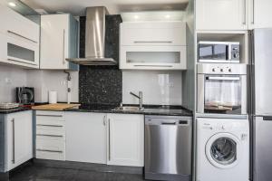 Charming TM Flat by the Ocean with a View