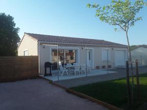 Maisons de vacances Maison individuelle neuve avec piscine : photos des chambres