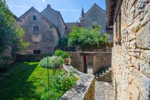 Maisons de vacances Maison en pierres au coeur du village medieval de Villeneuve : photos des chambres