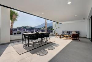 Brand New, Elegant Three Bed Apartment