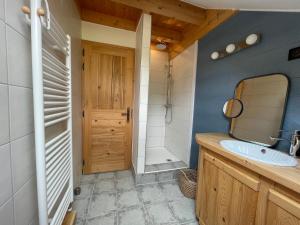 Maisons de vacances CHALET LA FOUGERE 15 personnes 180m2 bauges Savoie Thoiry : photos des chambres