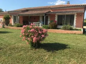 villa Soleil 3chambres piscine - Rochecolombe