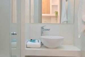 Niriis Studios Aktaia & Glauke Batsi