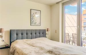 2 Bedroom Cozy Apartment In Oostende