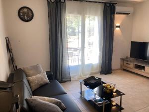 Maisons d'hotes Le Mas des Oliviers appartement 2 pieces tous conforts : photos des chambres