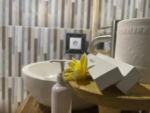 Phòng Deluxe 2 giường có ban công (Deluxe Twin Room with Balcony)