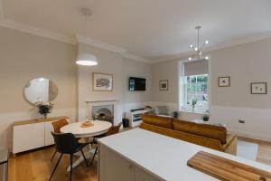 WENSLEYDALE, OLD SCHOOL ROOMS - Ground Floor Luxury Apartment in Richmond, North Yorkshire