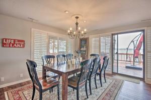 Hot Tub, Dock! Waterfront Lake Ozark Home!