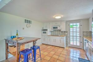 Sanders Island View Home Steps to Lake Texoma