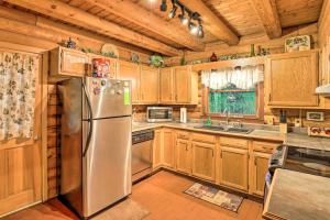 Explore the Land of Waterfalls! Brevard Log Cabin