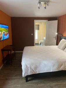 LA CACHETTE Maison 2 3 Ch 2 3SdB Salon Wifi