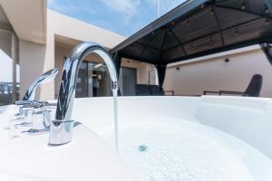 Oshiage Sky View Terrace Penthouse - brand new Hot Tab installed in 2025-