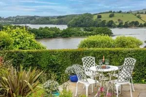 Curlew Cottage - Character Cottage with Superb River Views - Dittisham