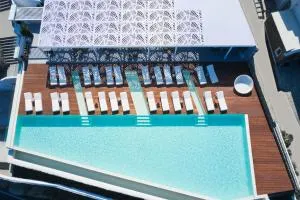 Kouros Hotel & Suites - Agios Stefanos