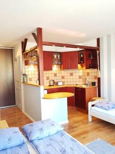 Mieszkanko na lato z balkonem.