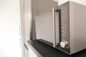 Comfortable Contractor House Gatwick: sleeps 6+