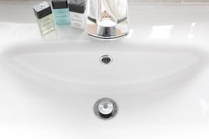 Comfortable Contractor House Gatwick: sleeps 6+