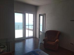 Аппартаменты студия первая линия у моря в Совиньоне