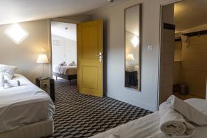 Hotels La Maison des Ocres : Chambre Quadruple avec Terrasse 