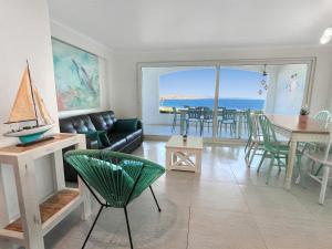 Puerto Velero Primera Línea Primer Piso con Jardín, Piscina y Playa! 2pax