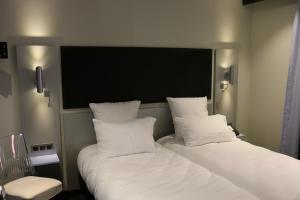 Hotels Hotel Boutique Richelieu, Lyon Gare Part-Dieu : Chambre Double Supérieure avec 2 Lits Simples et Balcon