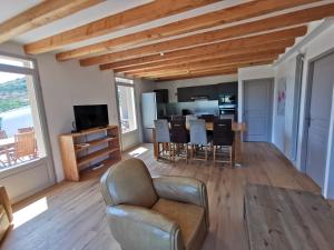 Villa au lac du Salagou - 10 pers