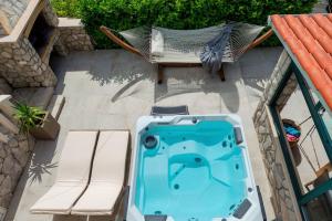 Vacation home with Private heated Pool