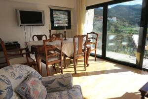 Beautiful mountain view house with fireplace