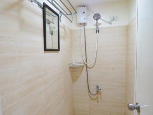 Mabolo Garden Flats Poolside Unit