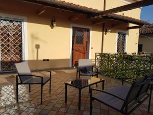 Bella casa vicino alla grotta giusti.