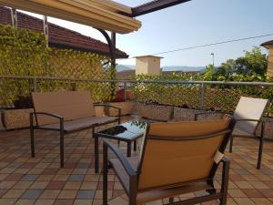 Bella casa vicino alla grotta giusti.