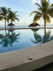 Front beach private room with shared bathroom - 3-Sterne-Hotels in Cancún