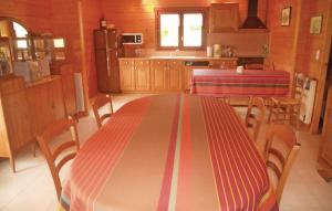 Lovely Home In Sceau-Saint-Angel