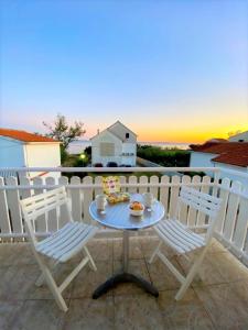 Apartments Brezović Škrapavac - 40m from the beach