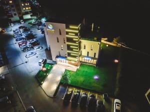 Poeme Mamaia Retreat