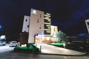 Poeme Mamaia Retreat