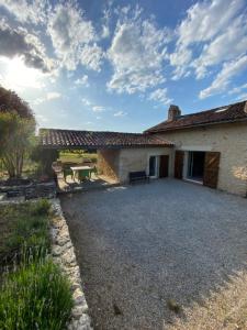 Maisons de vacances Maison en pierre a la campagne en Perigord Dordogne : photos des chambres