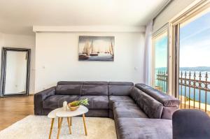 New Deluxe Apartment