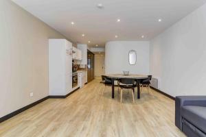 Appartements LA MANUFACTURE - TOPDESTINATION-BOURG - Centre ville - Classe 3 etoiles : photos des chambres