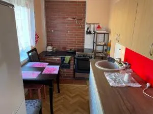 Ankur kortermajutus - 卡拉斯泰