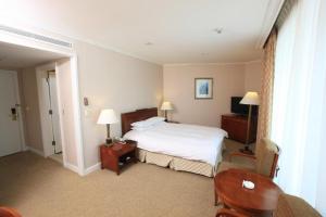 High1 Palace Hotel and CC