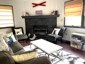 Gorgeous Ski OnOff 2 BR Sleeps 8 Jiminy-Must See Luxury