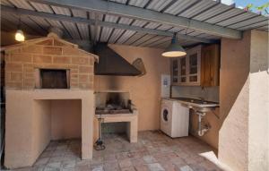 1 Bedroom Cozy Home In Montegiovi