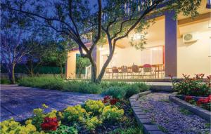 Holiday Home Kastel Stafilic 46 With Outdoor Swimmingpool